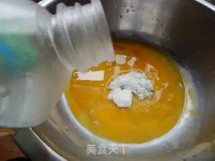 Make Little yolk cookies step 2