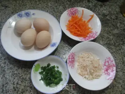 Make Shrimp-skin carrot steamed eggs step 0