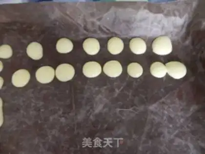 Make Little yolk cookies step 7