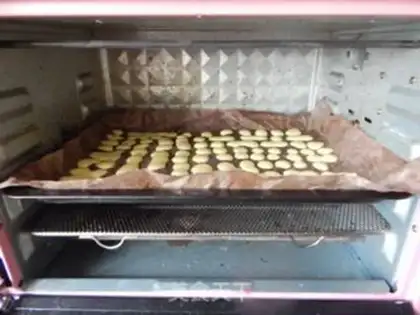 Make Little yolk cookies step 8