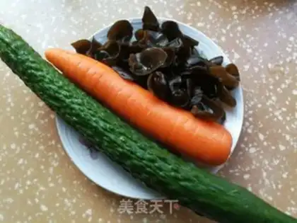 Make The cucumber made black wood step 0