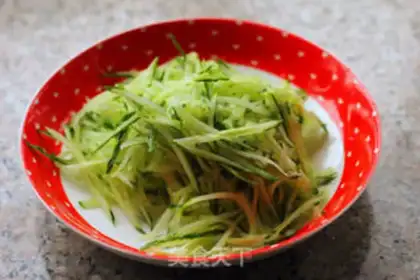 Make Eggs for noodles step 17