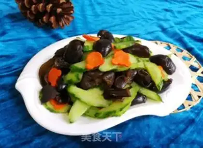 Make The cucumber made black wood step 5