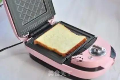 Make Beef cheese sandwich step 0