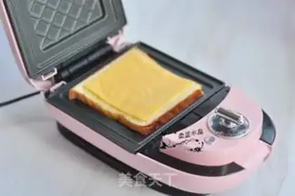 Make Beef cheese sandwich step 1