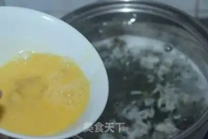 Make Shrimp-skin veggie egg soup step 4