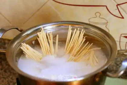 Make Onion noodles step 9