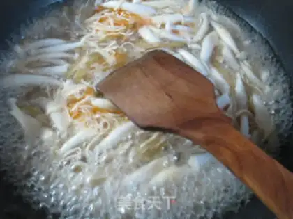 Make ♪ Squeeze the white mushrooms ♪ step 4