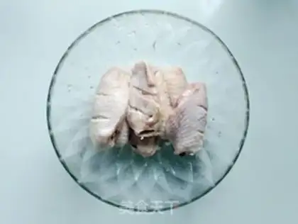 Make Coke chicken wings step 1