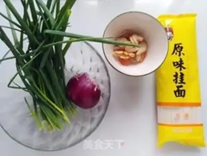 Make Onion noodles step 0