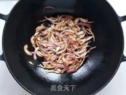 Make Onion noodles step 1