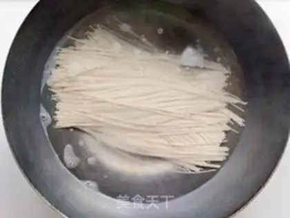 Make Onion noodles step 8