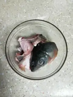 Make Pork head soup step 1