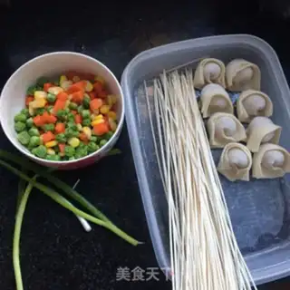 Make Pelican noodles step 0