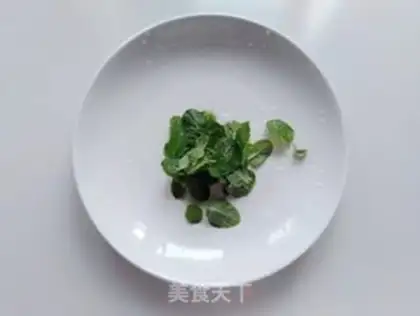 Make Bronco-mint lemon tea step 1