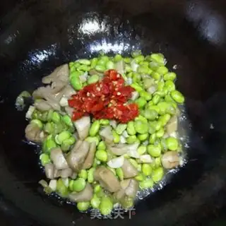 Make Rhodish and fried beans step 5