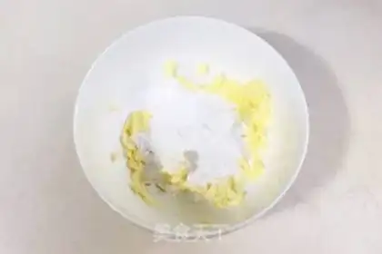 Make Monkey-shaped cookies step 1
