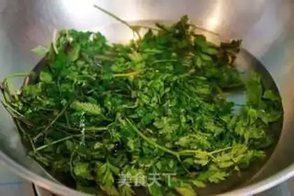 Make Piggy dumplings for the celery step 4