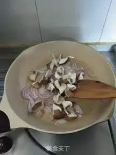 Make The onion fried the omelet step 7