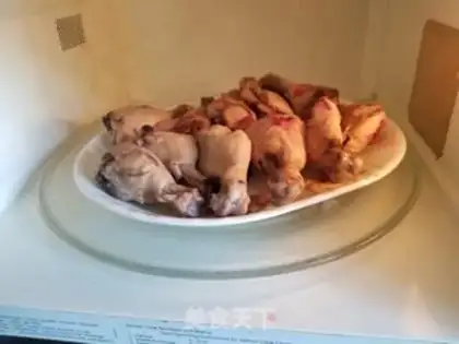 Make Microwave salt chicken leg step 4