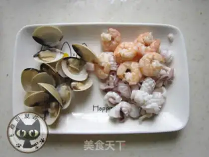 Make Seafood noodles step 3