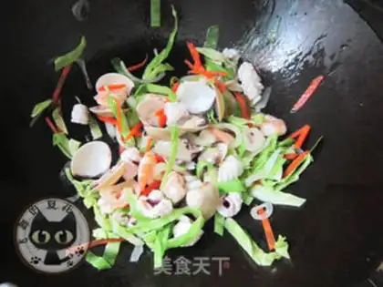 Make Seafood noodles step 5