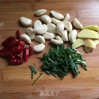 Make Garlic sashimi step 1