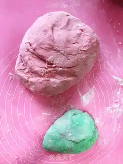 Make Rose rolls step 1