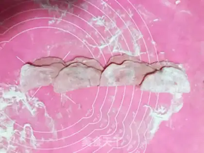 Make Rose rolls step 4