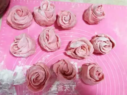 Make Rose rolls step 5