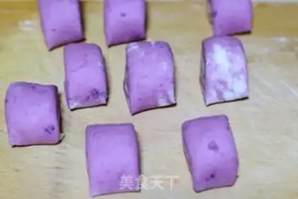 Make Potato-coloured buns step 8