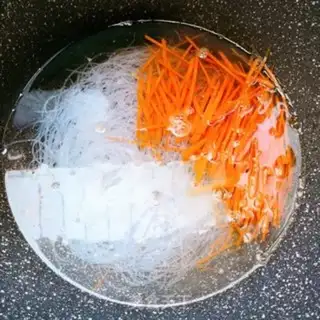 Make A spinach mix fan step 4