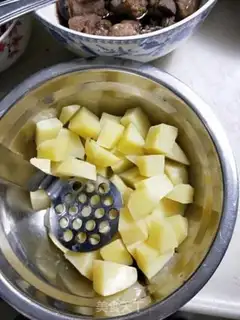 Make Volcanic mashed potatoes step 1