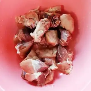 Make Red burning pig hoof step 0