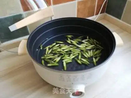 Make Weed sausages, duck eggs step 4