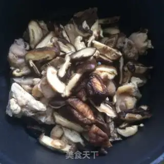 Make Fresh chicken soup of mushrooms step 4