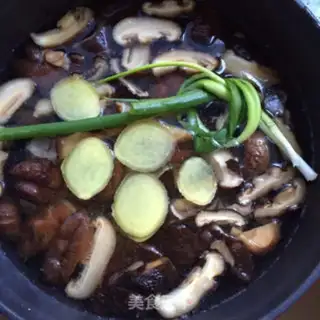 Make Fresh chicken soup of mushrooms step 5
