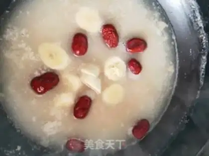 Make walnut banana porridge step 1