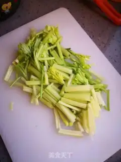 Make Celery with potatoes step 1