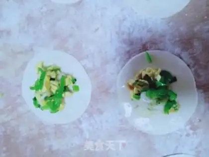 Make A dumpling-coated box step 1