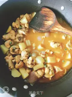 Make Curry potatoes and rice step 3