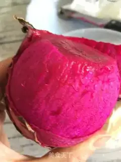 Make Flamingo yogurt cup step 4