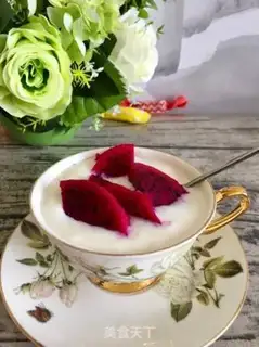 Make Flamingo yogurt cup step 6