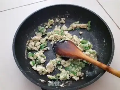 Make Wearing eggs and bean slag step 6