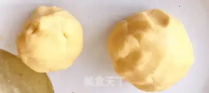 Make Watermelon cookies step 2