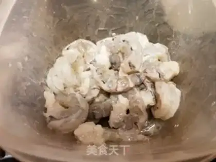 Make Shrimp fried water powder step 1