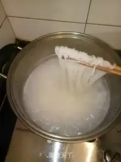 Make Shrimp rice powder step 1