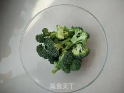 Make Garlic abalone broccoli step 3