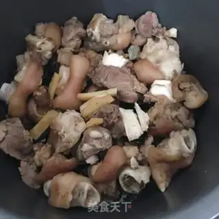 Make Blackwood, mushrooms, pig hoofs step 8