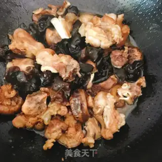Make Blackwood, mushrooms, pig hoofs step 9